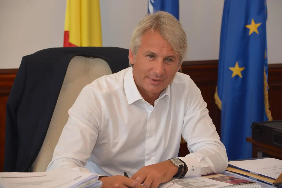 PNL “urcă” treptele lui Eugen Teodorovici, în impozitarea progresivă a pensiilor speciale