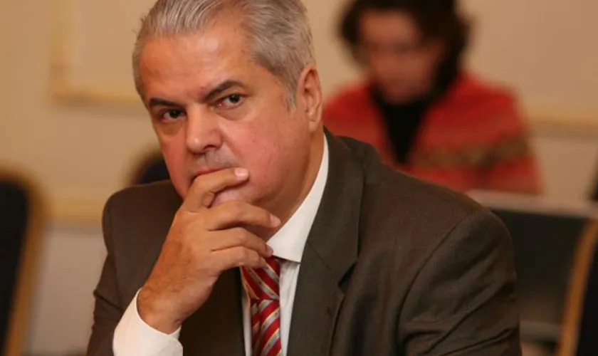Adrian Năstase spune că Raed Arafat s-a contaminat