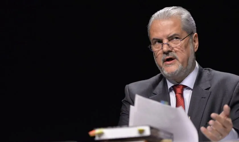 Adrian Năstase: când vor fi anchetate comisioanele la creditele guvernului Cîțu?