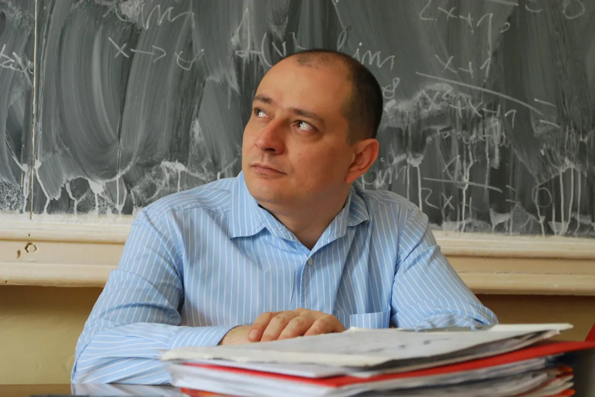 Daniel Băluță a dat 15.000 de burse școlare și fără banii de la Ministerul Educației