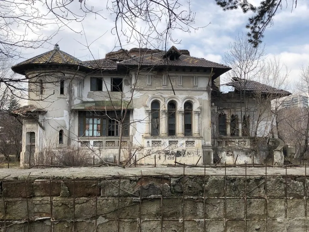 Aurelian Bădulescu avertizează: "samsarul" Nicușor Dan a pus ochii pe Casa Miclescu