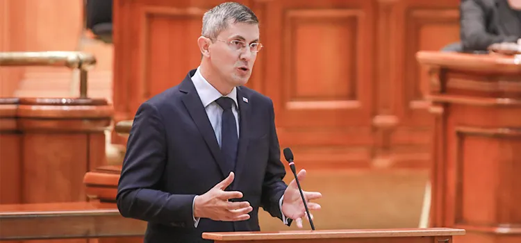 Barna l-a felicitat pe Ciolacu: ați reușit cea ce nici Ion Iliescu nu a putut, să pună PNL-ul la butoniera PSD