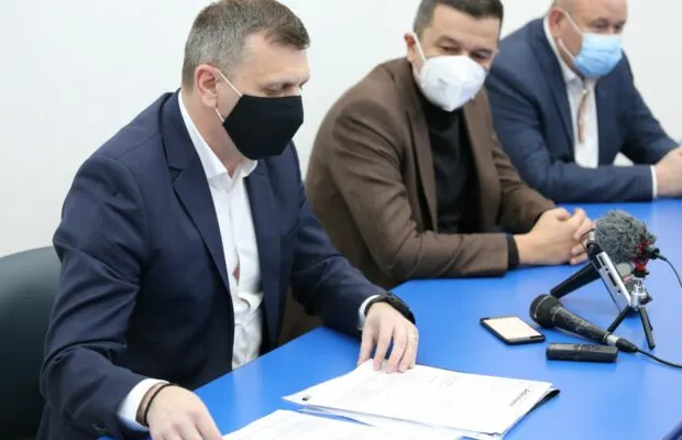 PSD Caraș Severin ia 12 primari dintr-un singur foc