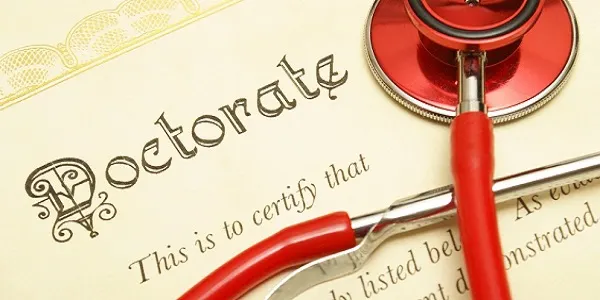 “Dottorii” vor restitui banii câștigați în caz de plagiat