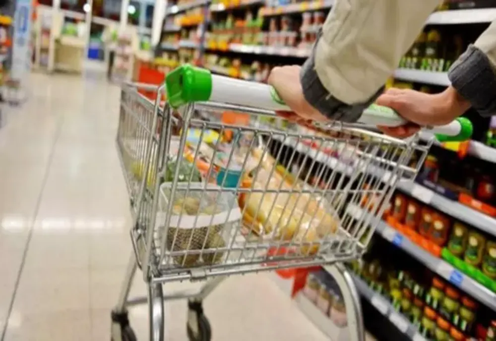 Marcel Ciolacu: Marile lanțuri de magazine aplică reducerea prețurilor la alimentele de bază. Am văzut prețuri scăzute cu 35-50%