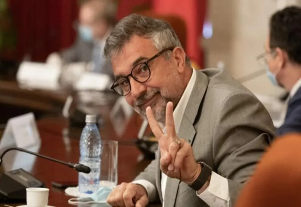Lucian Romașcanu: pițifelnic care latră 