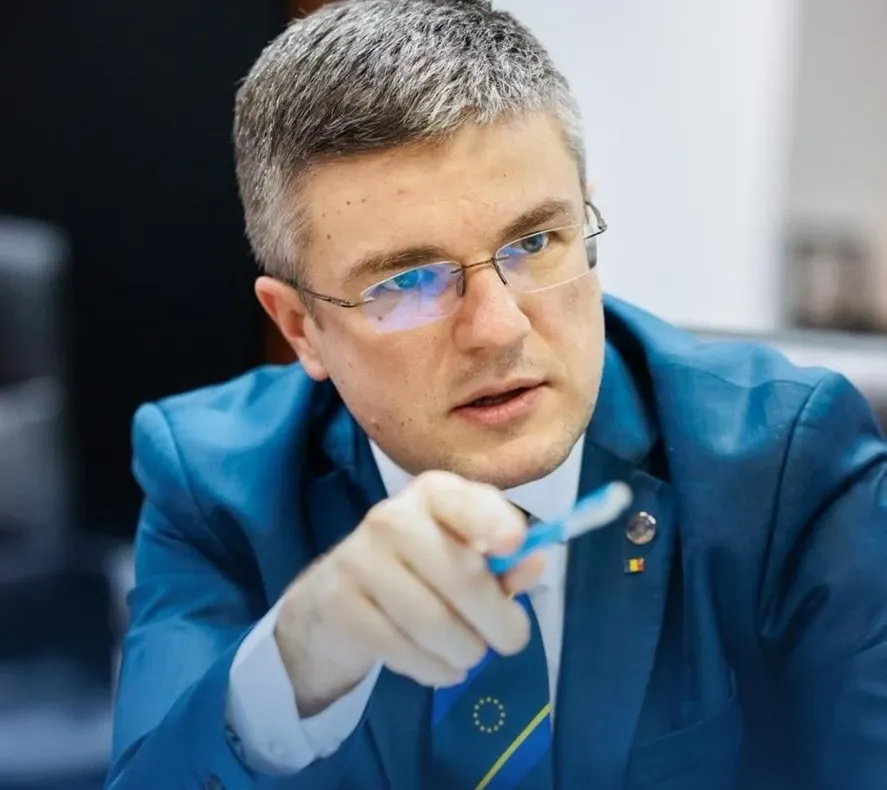 Irineu Darău vrea ca Guvernul Bolojan să rămână până la toamnă: E aşa de catastrofal scenariul? Avem de luat bani din PNRR
