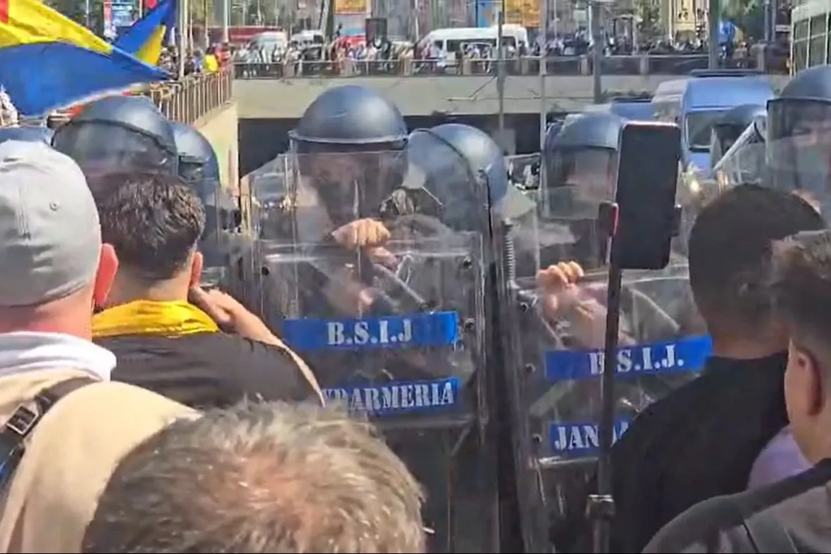 Ciocniri cu forțele de ordine, la mitingul de protest al fermierilor. În rândul manifestanților s-au strecurat instigatori – LIVE TEXT