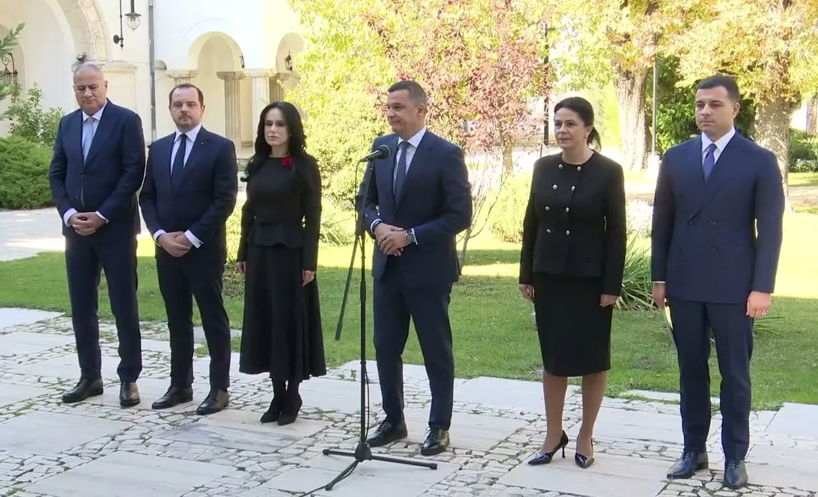 PSD merge joi la negocieri cu Luca Niculescu cu o listă de cereri: deficit, bugetul pe 2027, pensii, sănătate și taxe (surse)