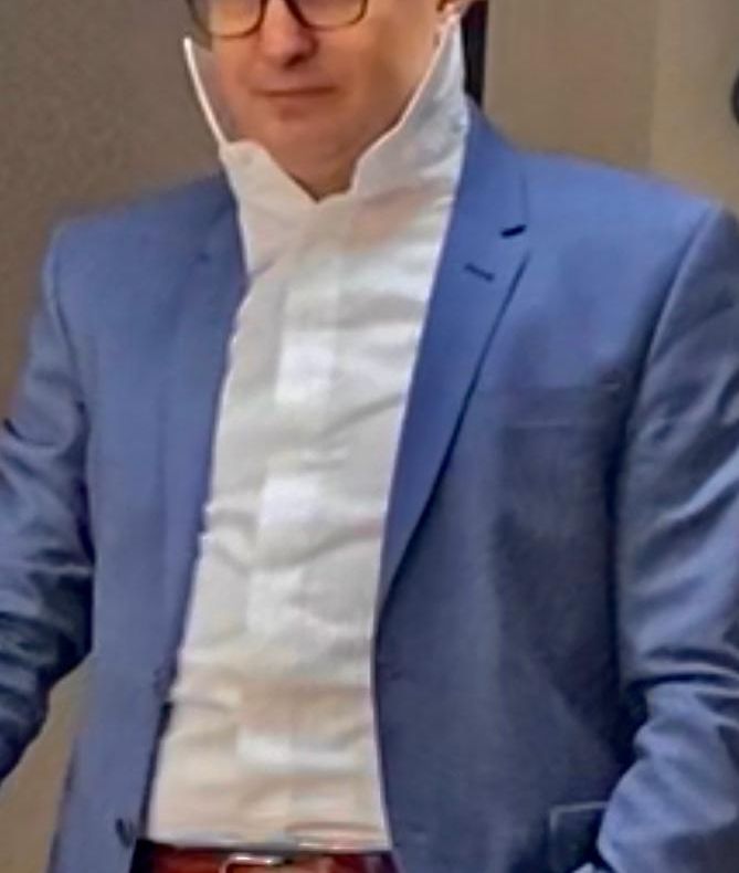 „Arhitectul” de casă al primăriilor din București, un tenor și teolog cu priză la banii publici