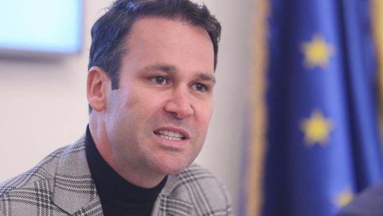 Robert Negoiţă îl invită pe Nicuşor Dan în sectorul 3