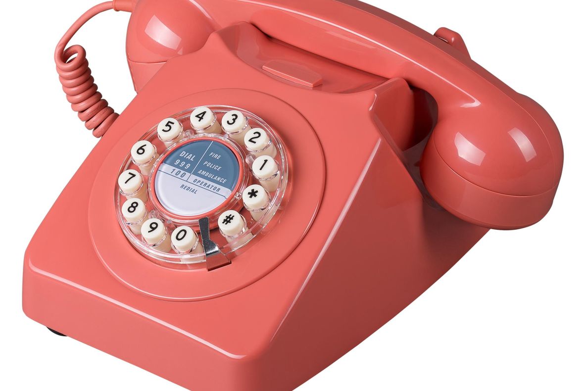 ALO,RIDICA CINEVA RECEPTORUL?