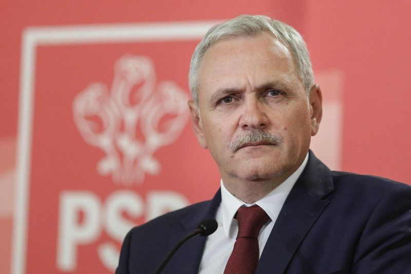 “PRIVEȘTE ÎNAPOI CU MANIE?”