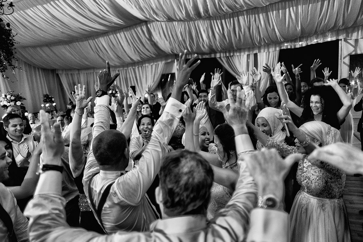 BALUL DE SAMBATA SEARA?