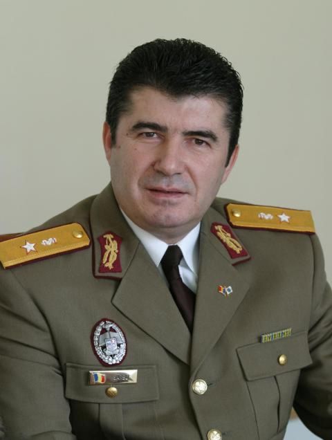 În bătălia pentru Bucureşti, Pro România vine cu un general contestat