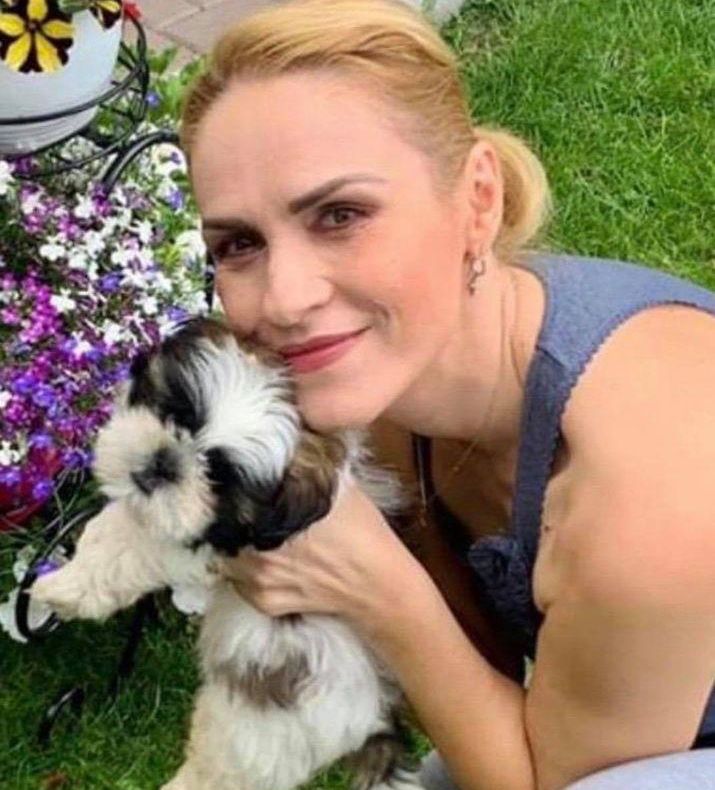 Show electoral: Firea vine în platou cu Billy, Nicuşor Dan, însoţit de fratele lui, Câinele