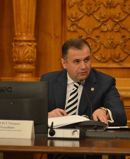 Nicușor Halici: Românii acuză crize hepatice la vederea lui Orban la știri