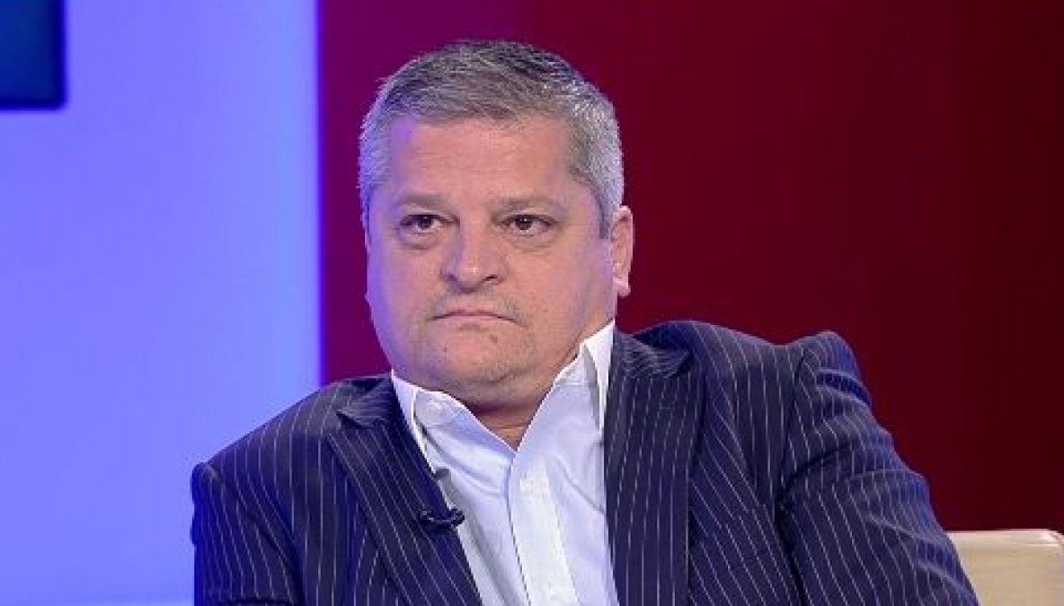 “Medievalul” Cristescu îl atacă pe sexistul Barna: “arhanghelul lucrului manual”