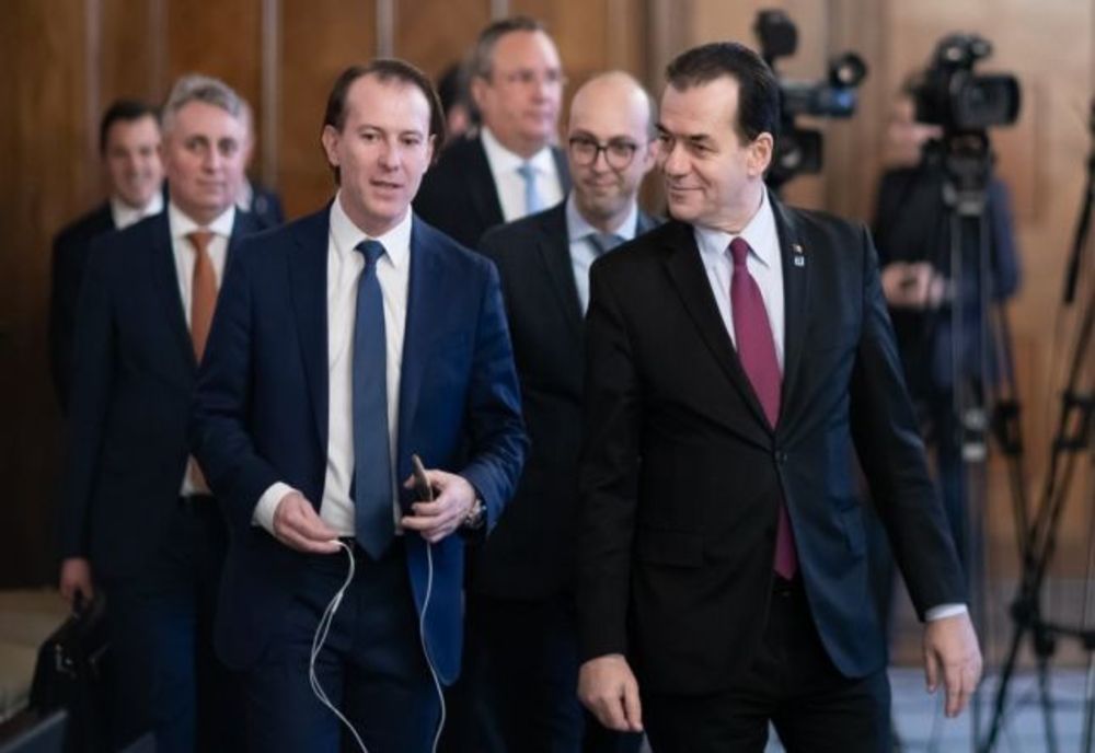 Campania lui Cîțu pentru șefia PNL, demo pentru prezidențiale. Îl apostrofează pe Orban