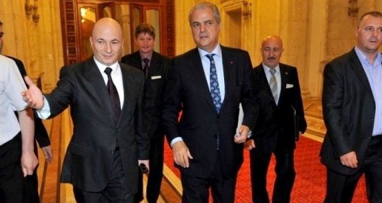 Codrin Ștefănescu: La mulți ani, Adrian Năstase!