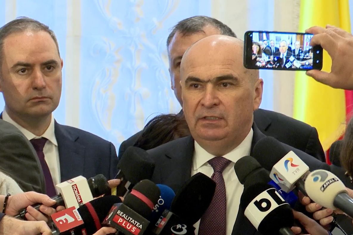 Criza din coaliție, aproape de deblocare. Bolojan a cedat și a acceptat amendamentul PSD privind ajutoarele sociale - VIDEO