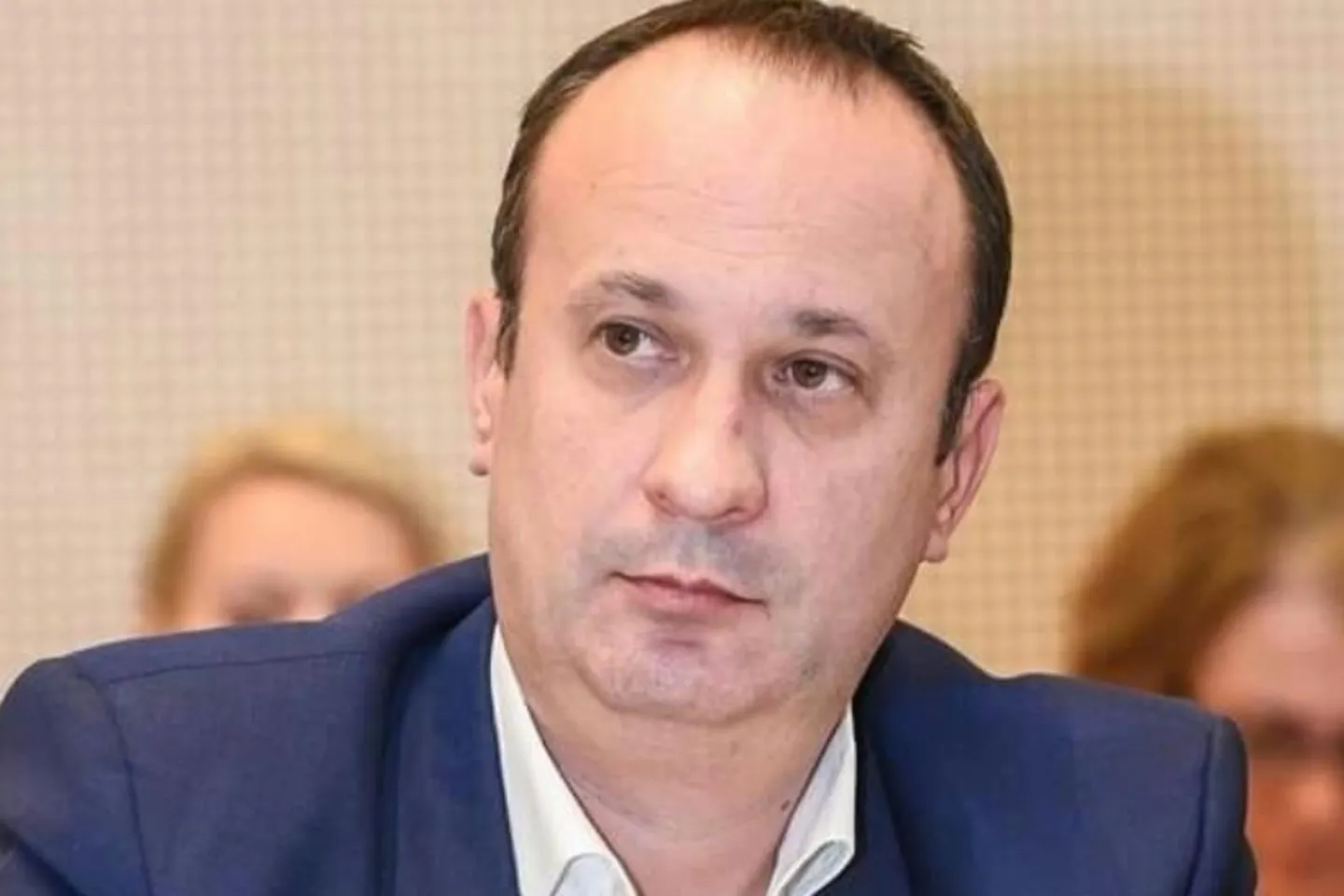 Atacul lui Adrian Câciu la adresa lui Bolojan: „Fariseism fără limite, nu își asumă legile”