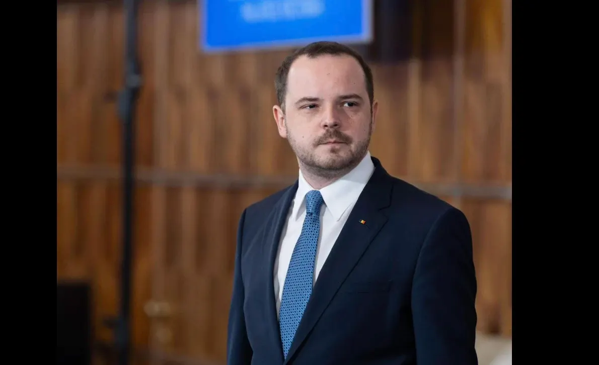 Alexandru Rogobete: ”Domnule Bolojan, opriți-vă! România nu este sat fără câini. Oamenii acestei țări merită mai mult decât spectacol politic”