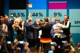 Extrema dreaptă europeană schimbă strategia: modelul AfD arată că radicalizarea poate aduce voturi