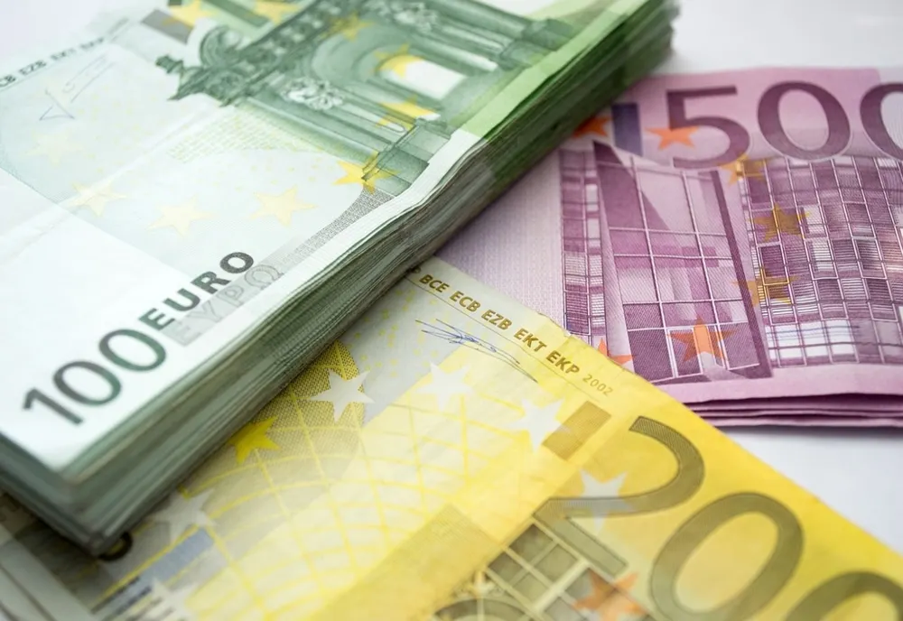 Ne naștem cu 2000 de euro datorie