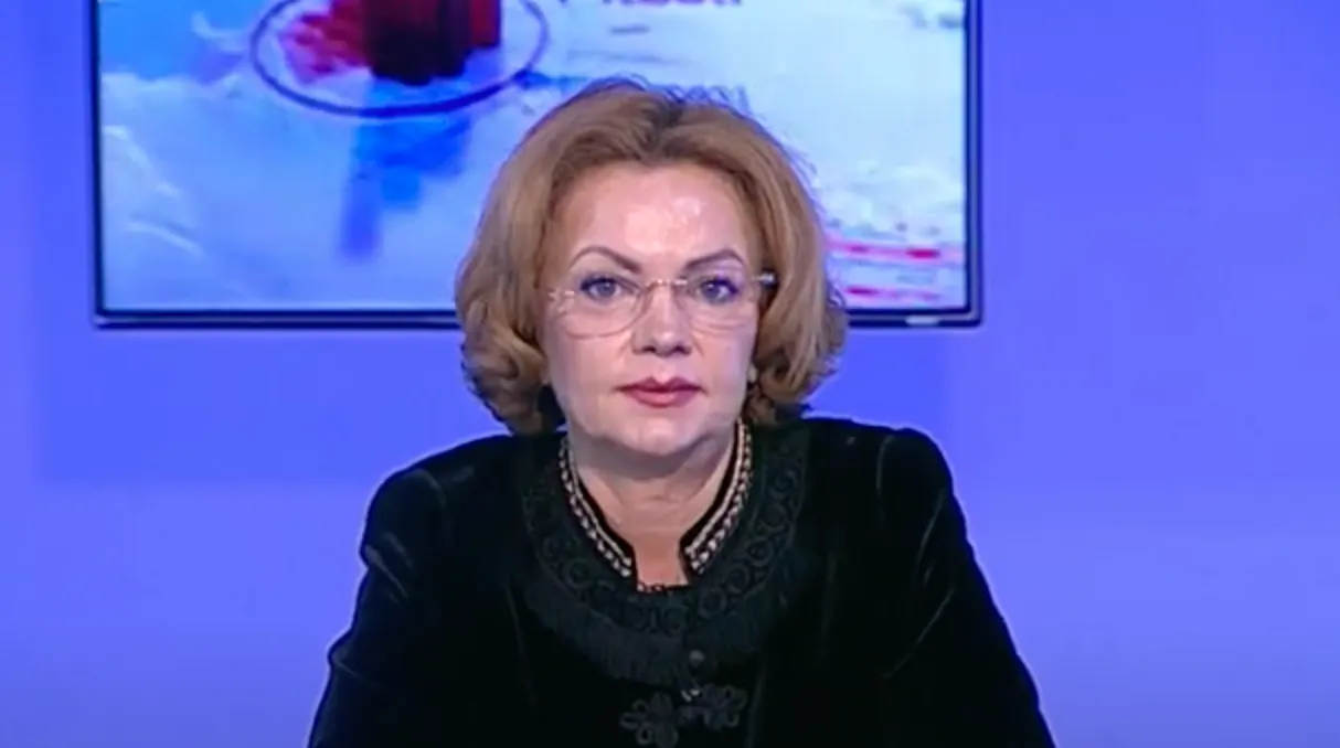 mirela_adomnicai