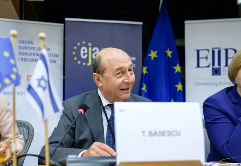 TRAIAN BĂSESCU ANUNȚĂ SFÂRȘITUL PSD: PARTIDUL SE VA DESTRĂMA DACĂ NU INTRĂ LA GUVERNARE