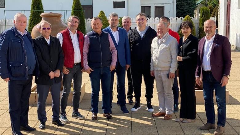 B132D4C1-D4B1-4480-837E-84D38270A778