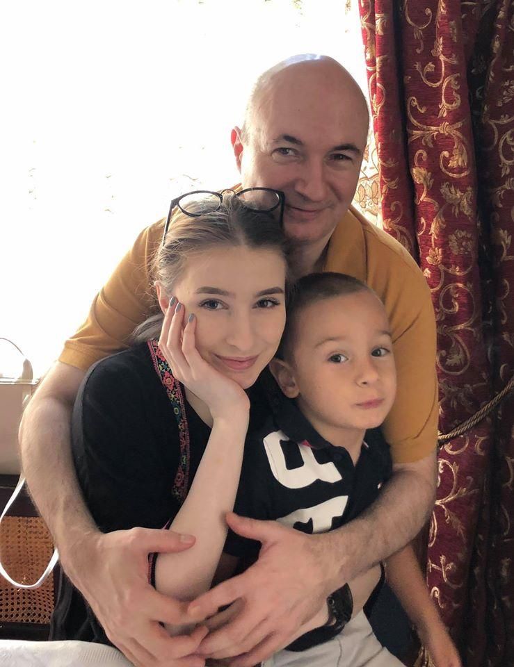 EA853482-4822-475E-B09B-6944E0EE00B8