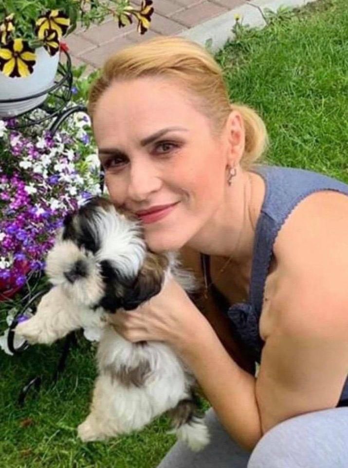 EE9B5FF7-D9E9-418C-B398-16B1D2E05201