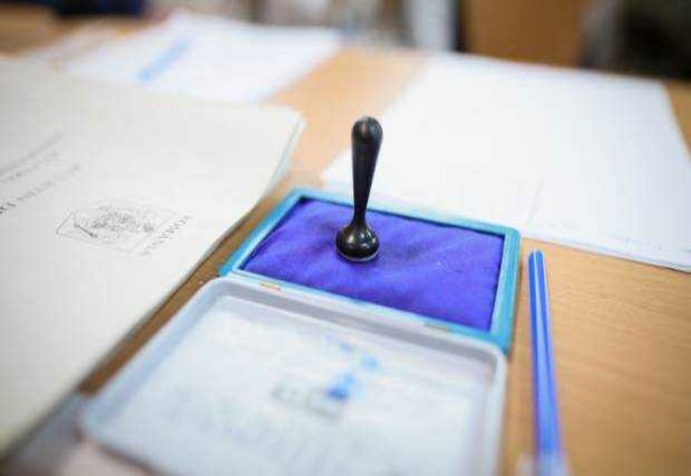 BEC NU ÎȘI SUSPENDĂ ACTIVITATEA: „ALEGERILE CONTINUĂ CONFORM CALENDARULUI”. AUR ȘI POT AU CERUT OPRIREA ALEGERILOR