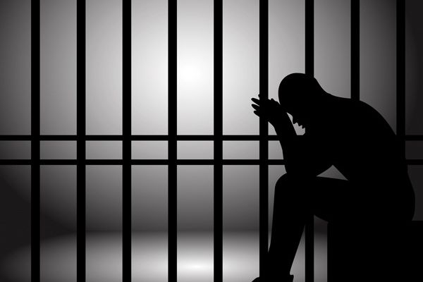 94% dintre români renunţă de bună voie la libertate