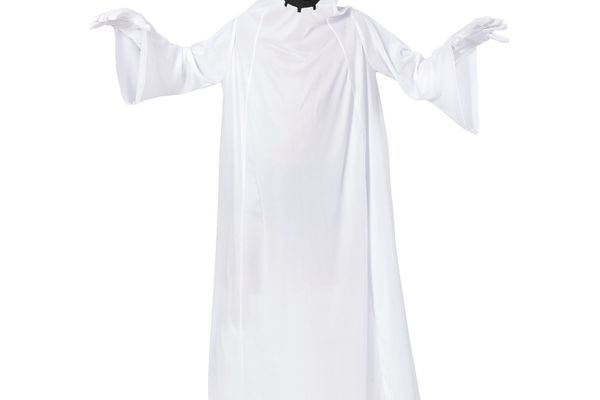 Nu vă măsurați cu fantome, domnule Ciolacu!