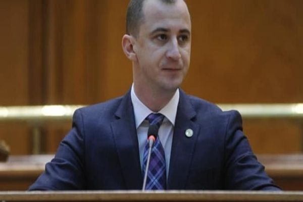 Deputatul Simonis acuza tergiversări liberale