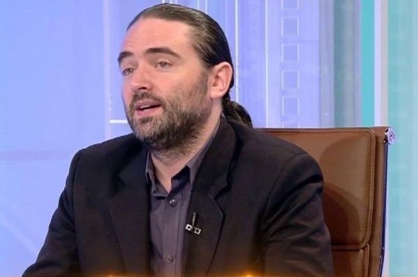 Plesoianu ar tine școlile închise pana în iulie