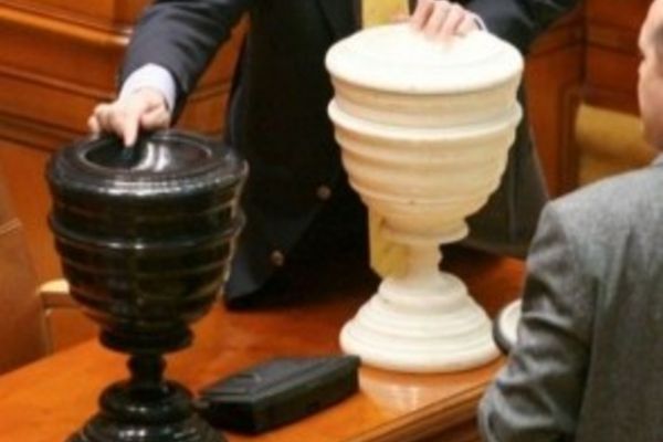 Guvernul PNL - de la pandemie la pande mită generalizată