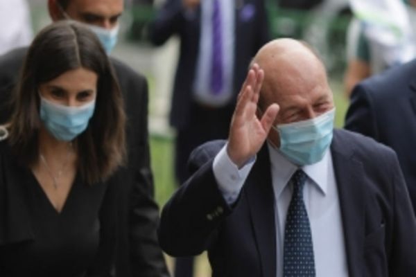 Traian Băsescu, premiant cu masca