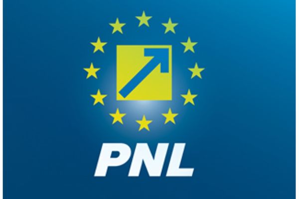 Biroul Permanent Național al PNL pune restricții pe campania electorală! Candidații nu mai au voie să adune oameni nici măcar în aer liber