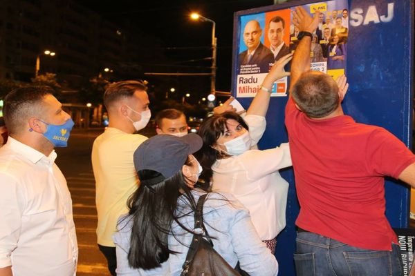 De ce chiulește ministresa  Monica Anisie de la școală? 