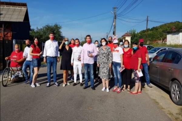 Corneliu Ștefan (PSD) a ajuns în turneu electoral pe ulița copilariei