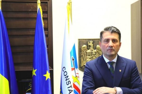 Primarul Decebal Făgădău asigură testarea gratuită a dascălilor constănțeni