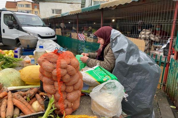 Marcel Ciolacu i a exorcizat pe liberali și a deschis piețele din Parlament