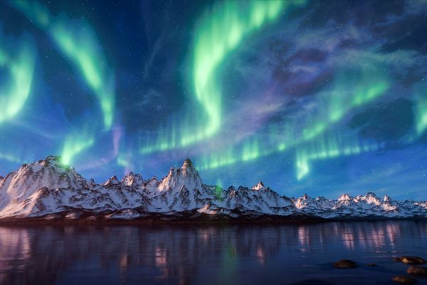 ILUZIILE ȘI COMPROMISURILE PUTERII?