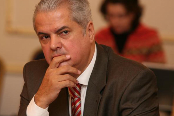 Adrian Năstase se întreabă încotro, SUA?