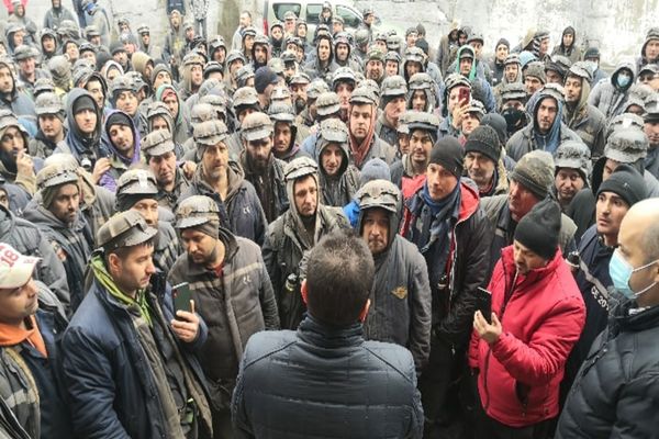 Mama răniților și acțiunile stângii pe bursa politică