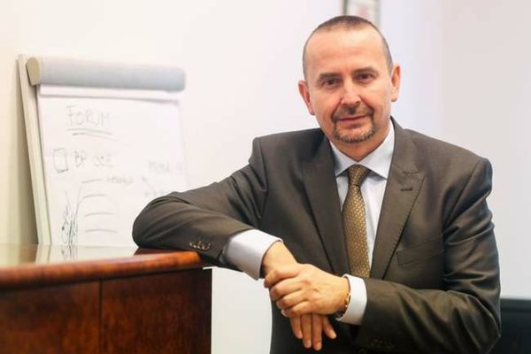 Fost director la Piețe, reținut pentru șantaj. Amenința că va publica înregistrări cu o jurnalistă